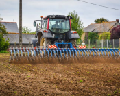 Pratiquer le désherbage mécanique en plein - Houe rotative