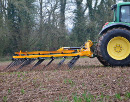 Réaliser des faux-semis pendant l'interculture